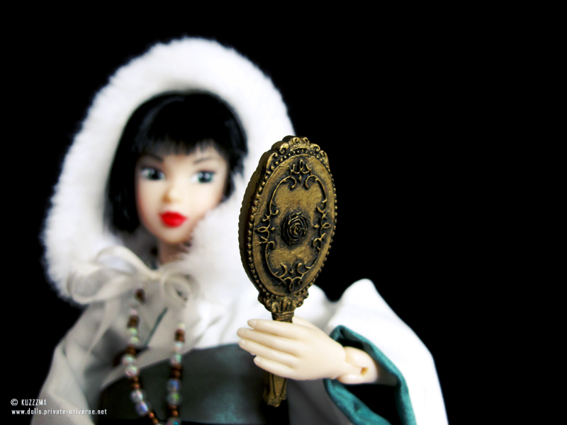 Momoko Snow White: Mirror